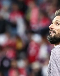 吉鲁替补登场进球，以38岁360天成为欧联最年长替补进球者