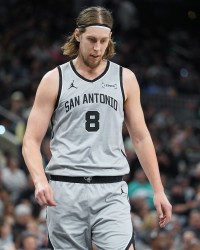 世界杯预选赛下注平台-解说：马刺的中锋问题需解决 奥利尼克今天的挡拆被对手彻底无视